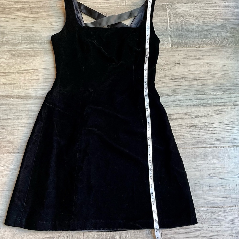 Laundry By Shelli Segal Black Velvet Mini Dress with Gray Satin Bow - Picture 10 of 14